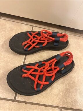 Teva 7 red/black sandals